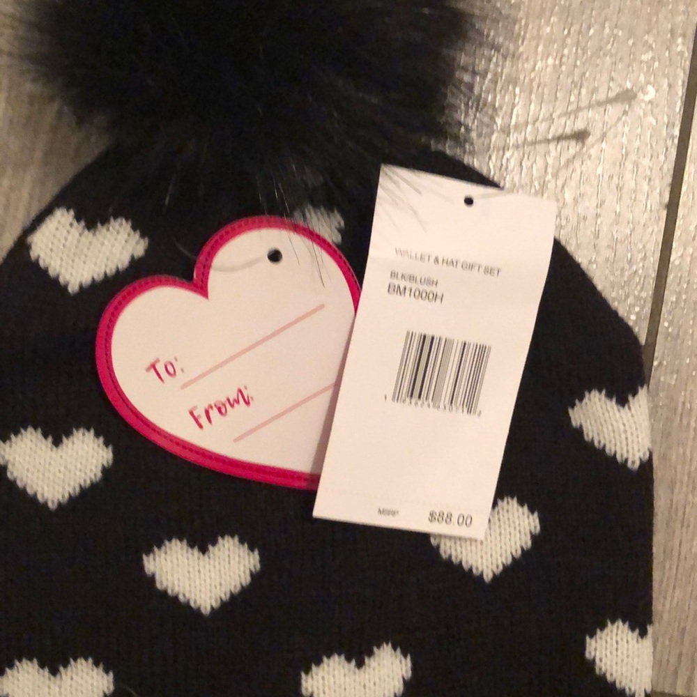 Betsey Johnson Black and White Heart Beanie NWOT - Picture 2 of 2